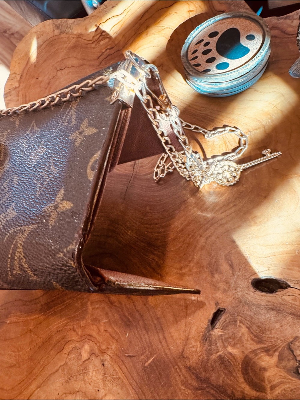 Just in ๐ฅ Louis VUITTON
Monogram Porte Tresor Etui
Papiers
Wallet converted - Picture 11 of 17